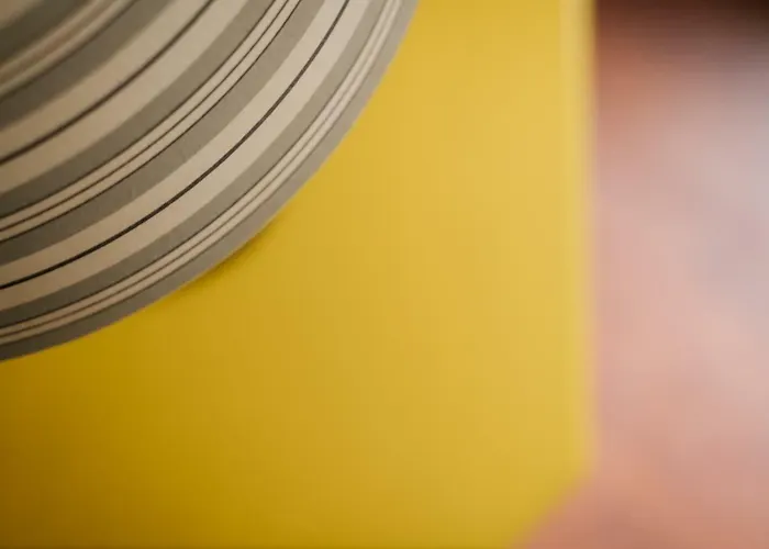 Mazzini Giallo Lejlighed *